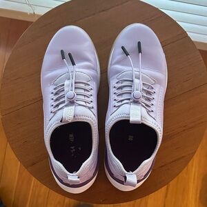 Clove Sneakers Designed for Healthcare